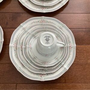 Noritake Cream and Pink Dinnerware Set Elegant Dining Collection